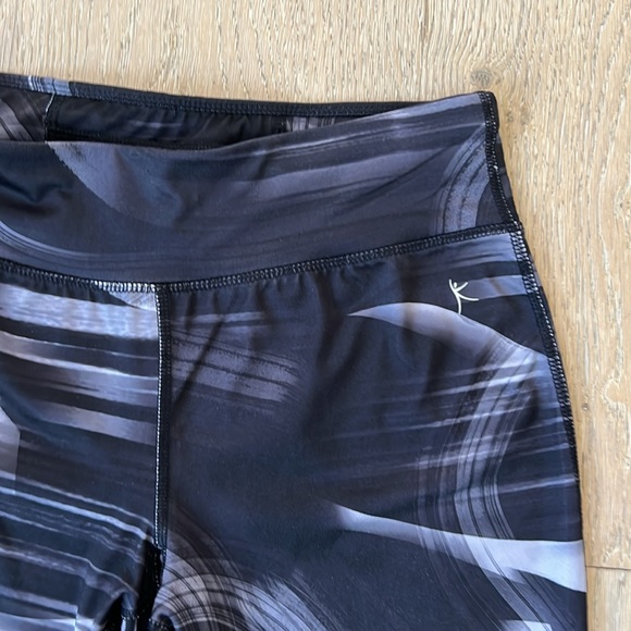 NWOT Small / Medium Leggings. Athletic Pants. Full Floor Ankle 7/8 Length. - Picture 4 of 14